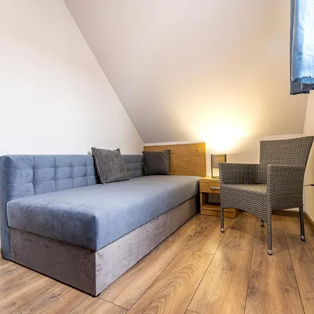 Mily Zakatek Apartamento