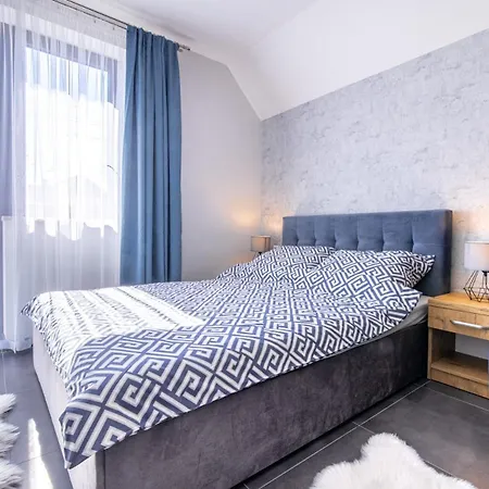 Mily Zakatek Apartamento