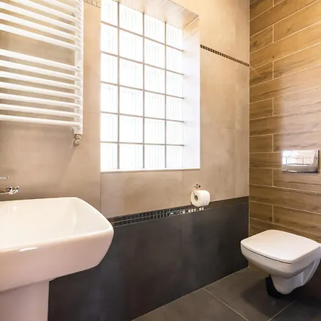 Mily Zakatek Apartamento
