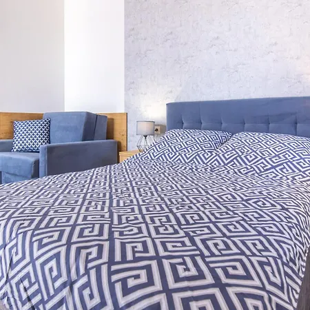 Mily Zakatek Apartamento *