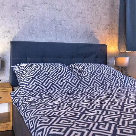 Mily Zakatek Apartamento *